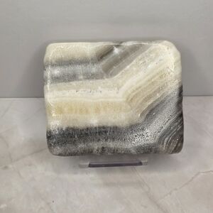 Banded Calcite Slab With Stand
